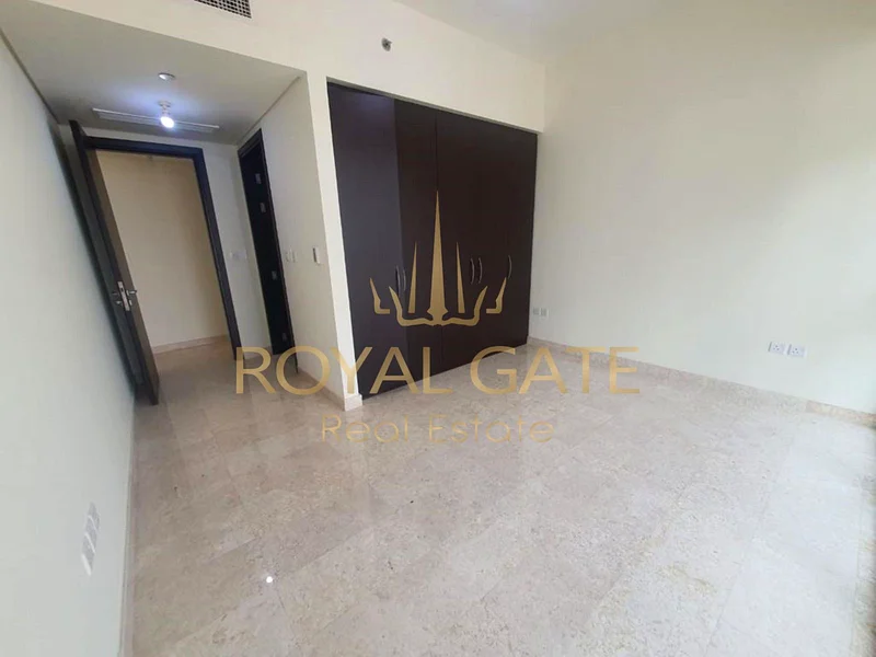 Amazing  Luxury Apartment with Sparkling Canal View63845947656322111