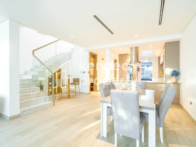 Move In Now | Private Garden | Luxury Furniture63828111310338112