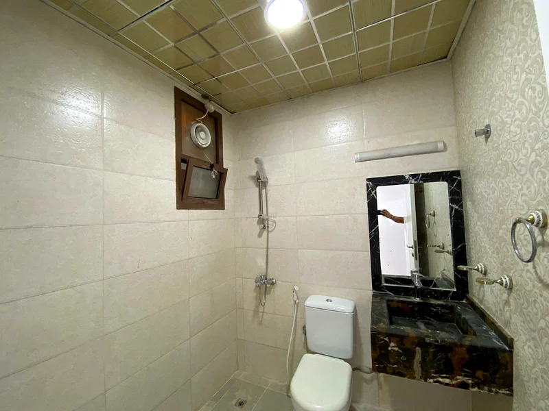Two rooms, a hall with a balcony, and two bathrooms63722723758850113