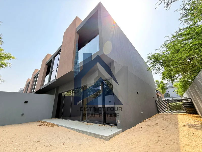 Deluxe 3-Bedroom Townhouse with Direct Garden Access | Green Community | Modern Community | Easy ac63699841812865110