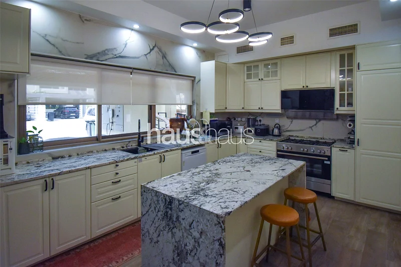 Extended | Upgraded | Corner Plot | Spacious63973859466242114