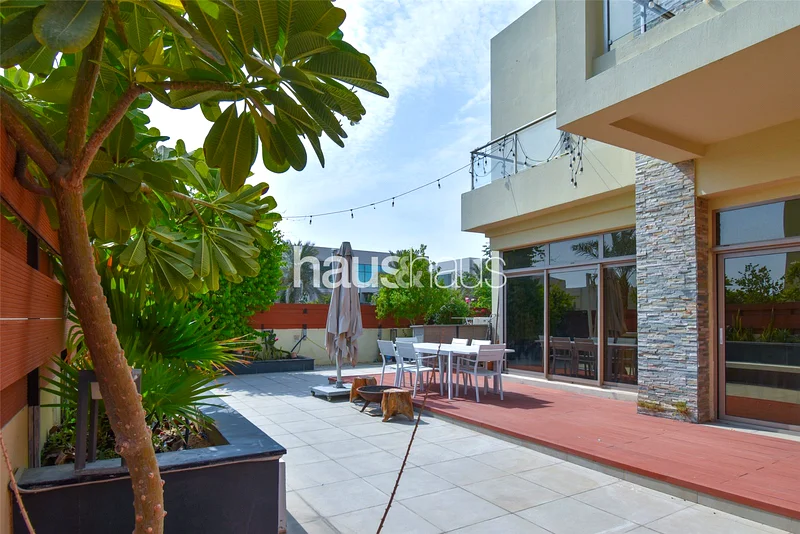 Extended | Upgraded | Corner Plot | Spacious63973859466242110