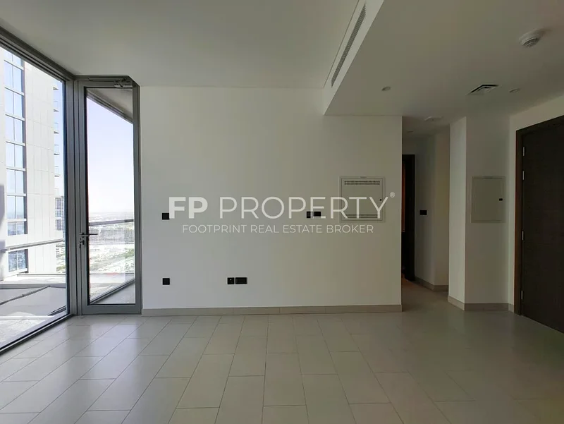 الطابق العلوي | إطلالة برج | شاغر63757760357634113