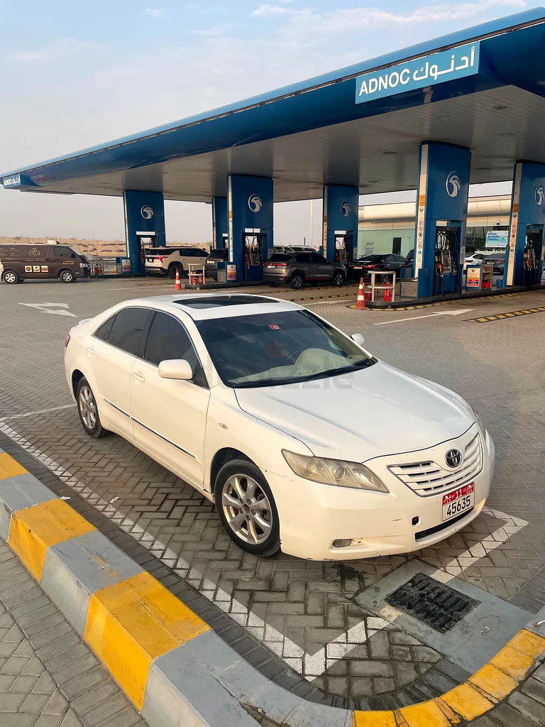 سيارة تويوتا كامري 2007 كاملة الخيارات للبيع السعر قابل للتفاوض63699049677315112