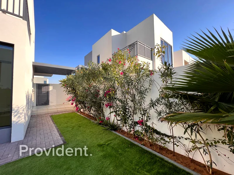 Close to Pool | Landscaped | Available June63761733352065113