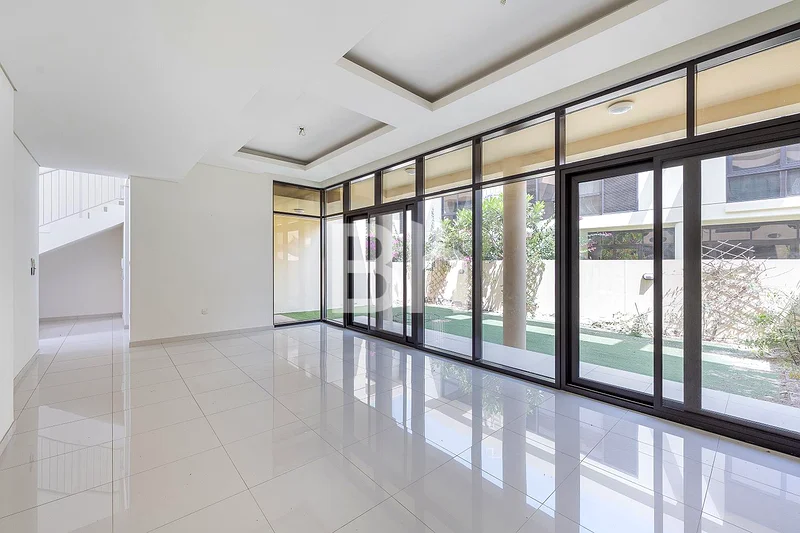 Exclusive | Facing Park | Ideal Location | THM163972758957827112