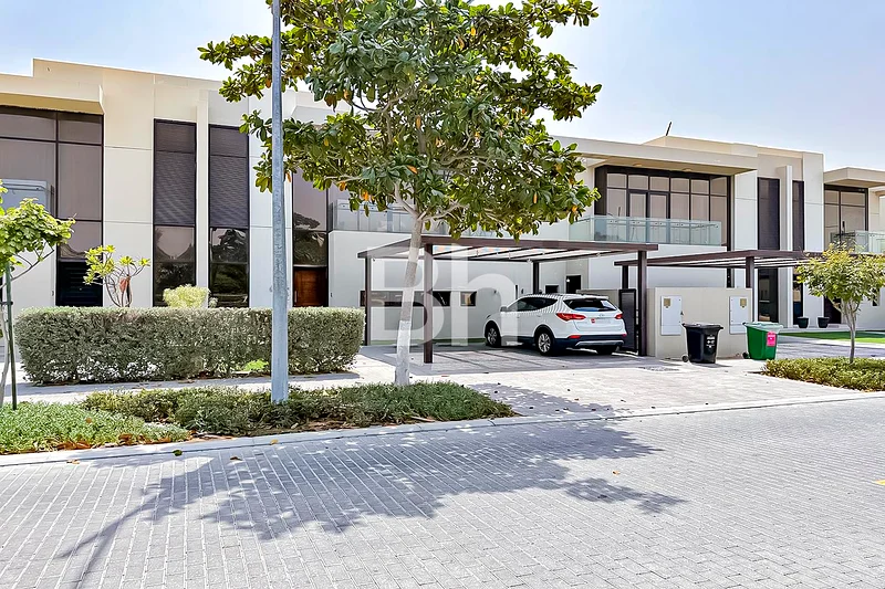 Exclusive | Facing Park | Ideal Location | THM163972758957827110