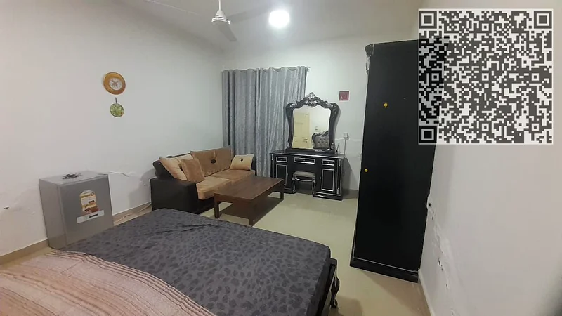 شقة مفروشة بالكامل وفارغة بثلاث غرف نوم في الطابق العالي63870675878913114