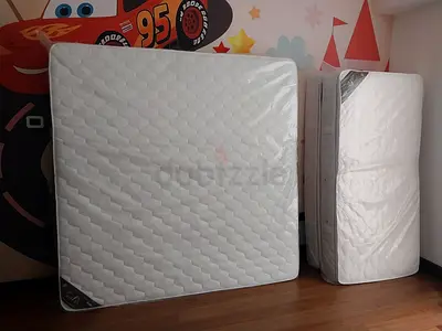 Brand new Spring mattress top memory foam good quality