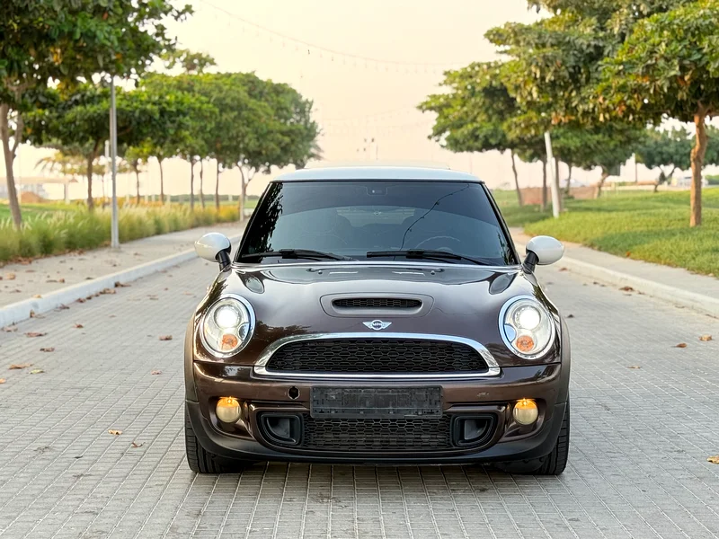 Mini Cooper S GCC 2013 panoramic full option very clean very good condition63700662093057111