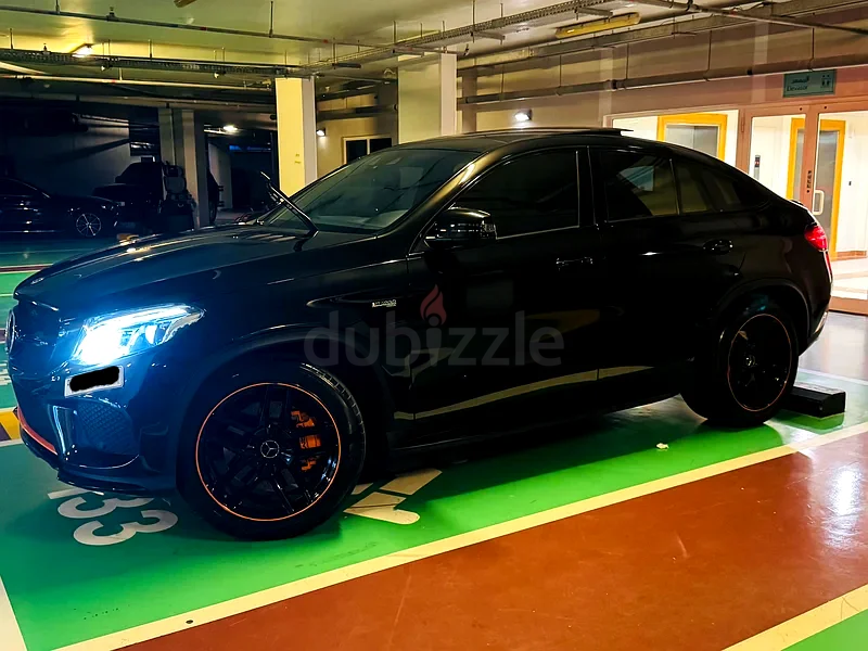 مرسيدس بنز GLE 43 AMG طراز أورانج آرت إديشن 2018 بحالة ممتازة – مخصصة ومليئة بالتجهيزات وجاهزة لك!63699043368194112