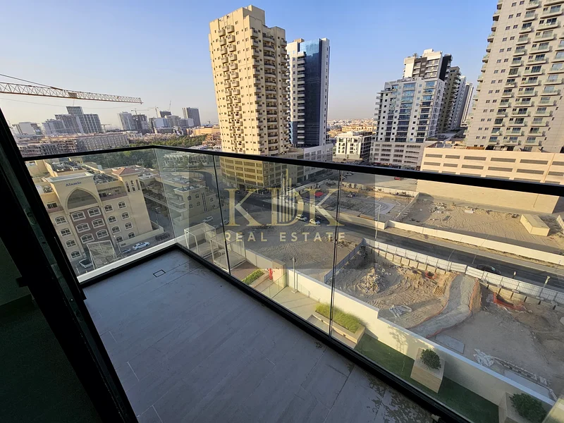 DELICATE | NICE SERVICES |  SEMI  FURNISHED | PARK VIEW63787493635201113