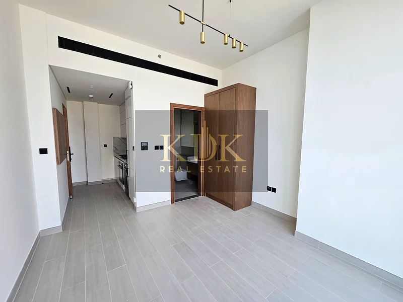 DELICATE | NICE SERVICES |  SEMI  FURNISHED | PARK VIEW63787493635201110