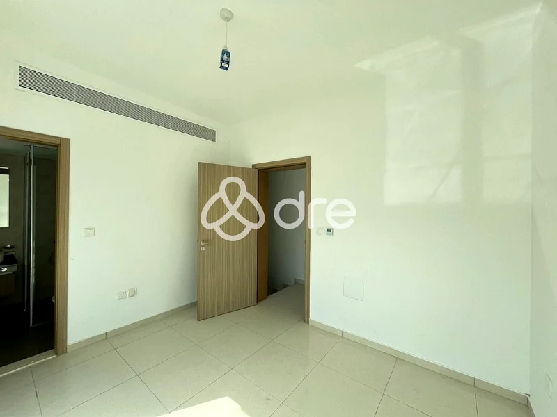 تاون هاوس من 3 غرف نوم + غرفة دراسة | للإيجار63740770194051113