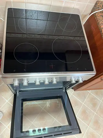 Siemens 4 Ceramic Hob Cooker Less Used HK5P10050M FREE DELIVERY +WARRANTY