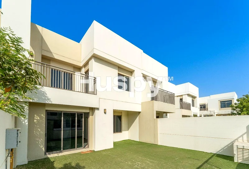 Vacant I Near Pool and Park I Single Row63950996679681110