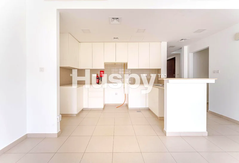 Vacant I Near Pool and Park I Single Row63950996679681113