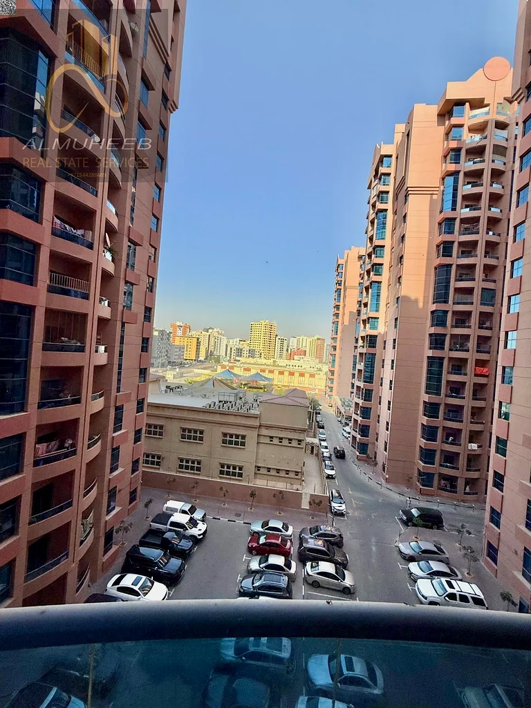 بمنظر رائع ومساحة كبيرة جدًا، وبسعر تنافسي، 3 غرف مع غرفة غسيل، وغرفة خادمة، وشرفتين63885248064641110