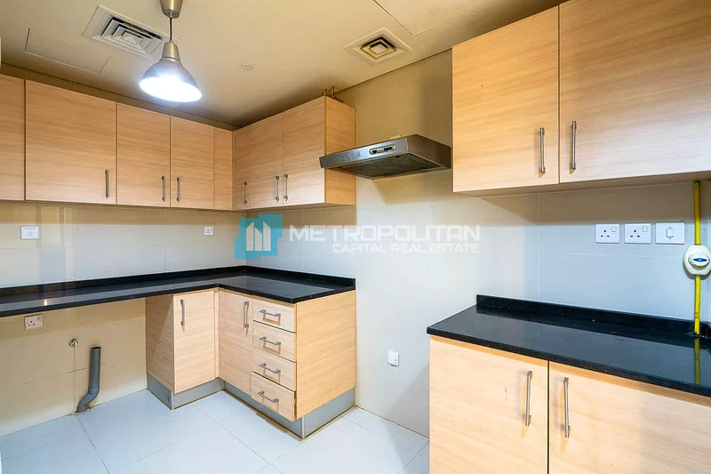 Canal View | Spacious 1-Bedroom Unit | High Floor63845947640450113