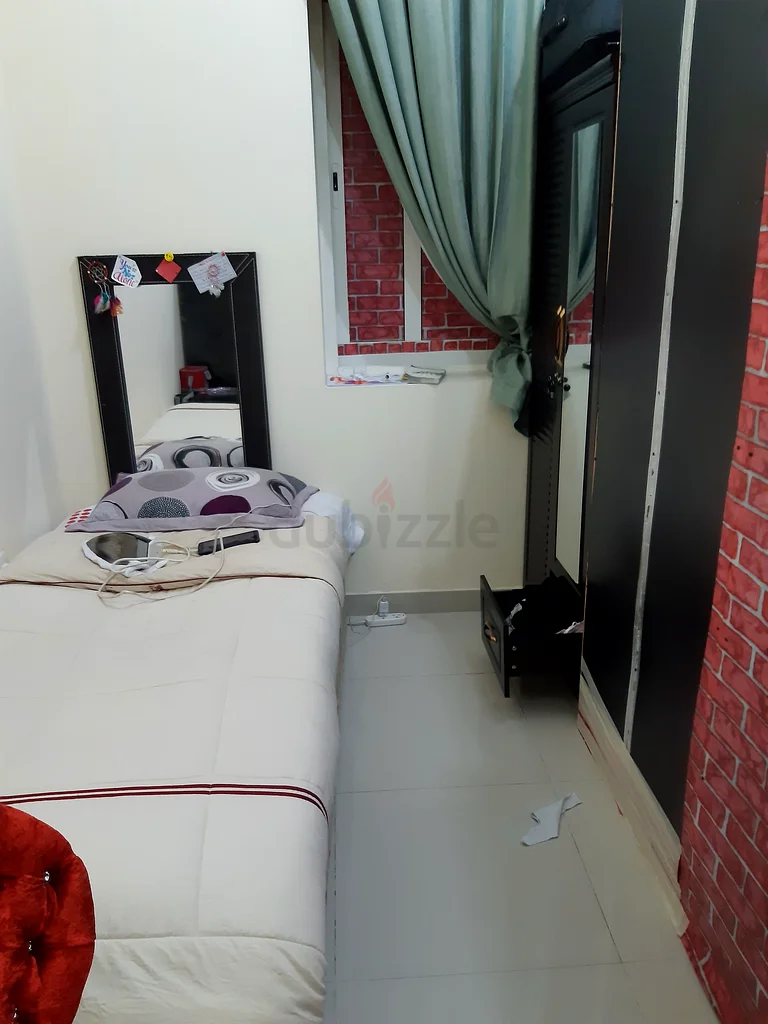 متوفرة مقصورة للنساء العاملات63797301119746111