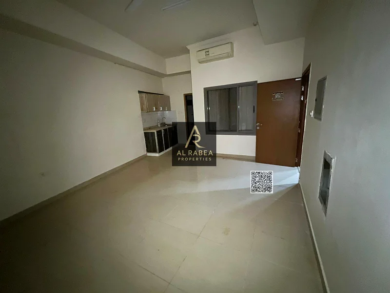 سعر جذاب - على شارع الشيخ عمار - مناطق واسعة - خروج سهل إلى دبي63711873420289112