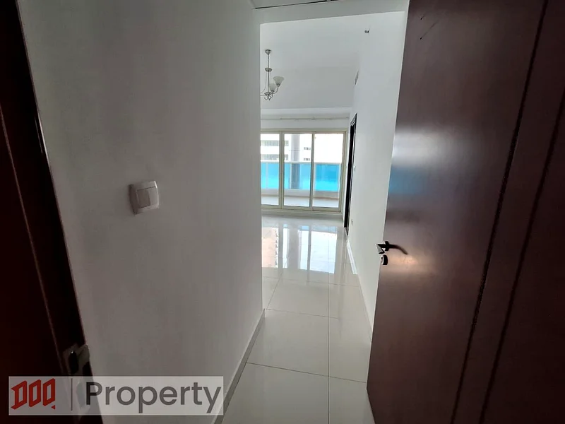 Spacious | Vacant | Low Floor63735110582786113