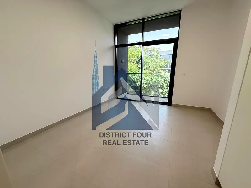 Architecturally Refined 3-Bedroom Townhouse | Private Direct Garden Access | Luxury Lifestyle | Kay63699841789825112