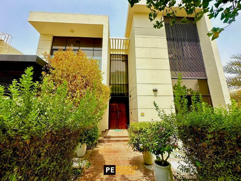 مشرق وواسع | وحدة الزاوية | 5 غرف نوم + غرفة خادمة63738198882561111