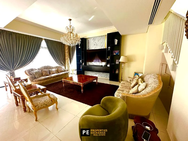 مشرق وواسع | وحدة الزاوية | 5 غرف نوم + غرفة خادمة63738198882561114