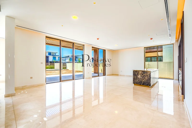 Large Plot | Spacious Master Bedroom | Keys in Hand – Ready to Move In | Vaastu complaint64042693042307113