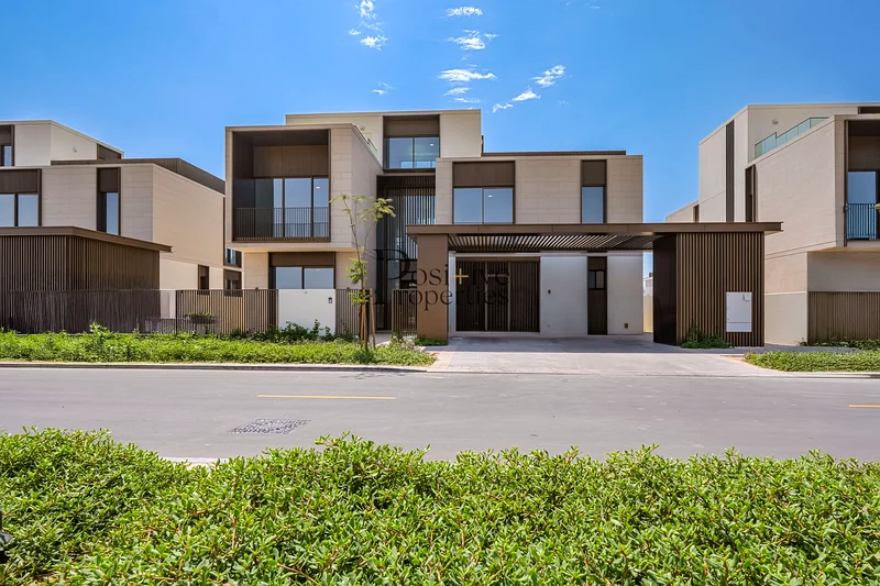 Large Plot | Spacious Master Bedroom | Keys in Hand – Ready to Move In | Vaastu complaint64042693042307110