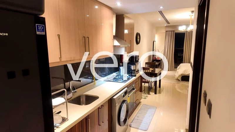 مؤثثة | طابق عالٍ | موقع متميز في وسط المدينة63770824637185114