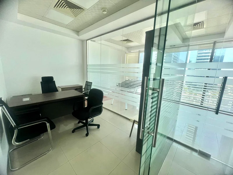 مؤثثة بالكامل ومجهزة بالكامل | قريبة من مترو | موقع متميز63815914398593112