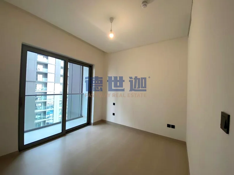 Vacant/Ready to move/Mid high floor/Pool View64016556879361112