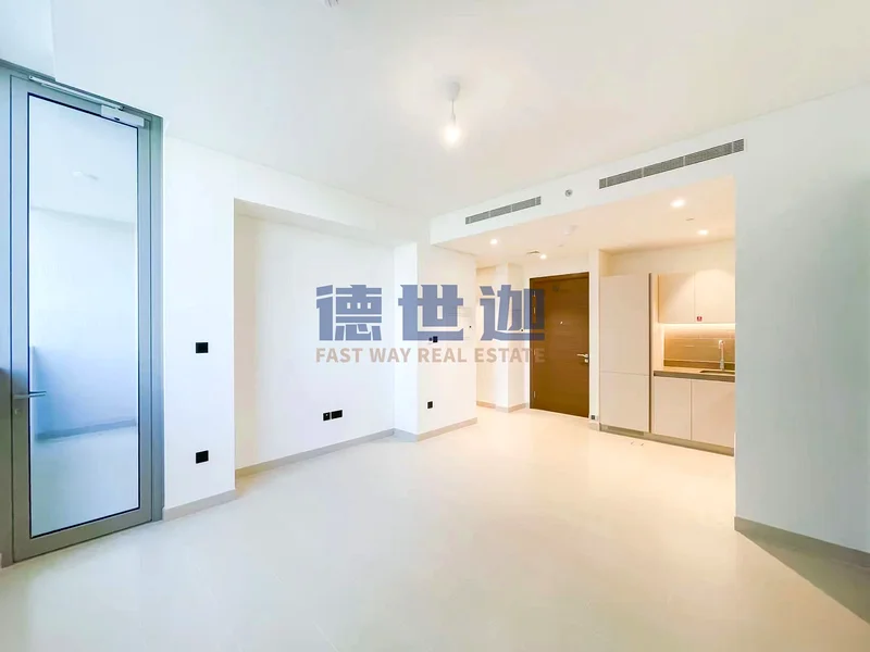 Vacant/Ready to move/Mid high floor/Pool View64016556879361111