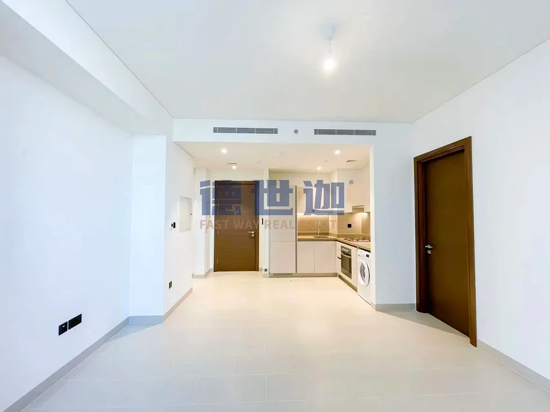 Vacant/Ready to move/Mid high floor/Pool View64016556879361110