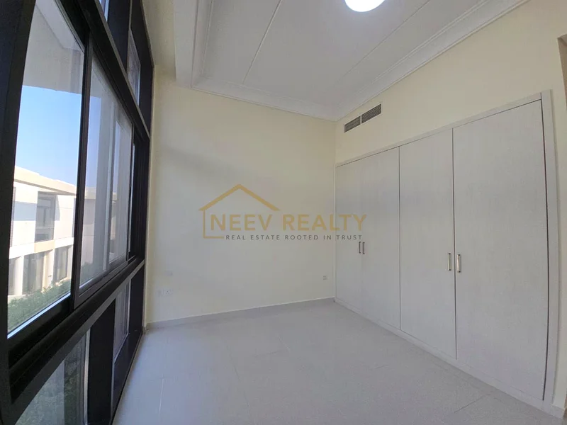 Vacant | Prime Location | 2 Parking | Spacious63738872148994110