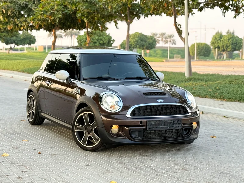 Mini Cooper S GCC 2013 panoramic full option very clean very good condition63700662093057110