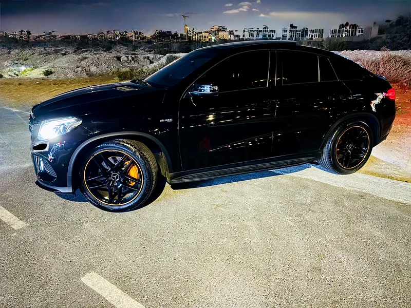 مرسيدس بنز GLE 43 AMG طراز أورانج آرت إديشن 2018 بحالة ممتازة – مخصصة ومليئة بالتجهيزات وجاهزة لك!63699043368194110