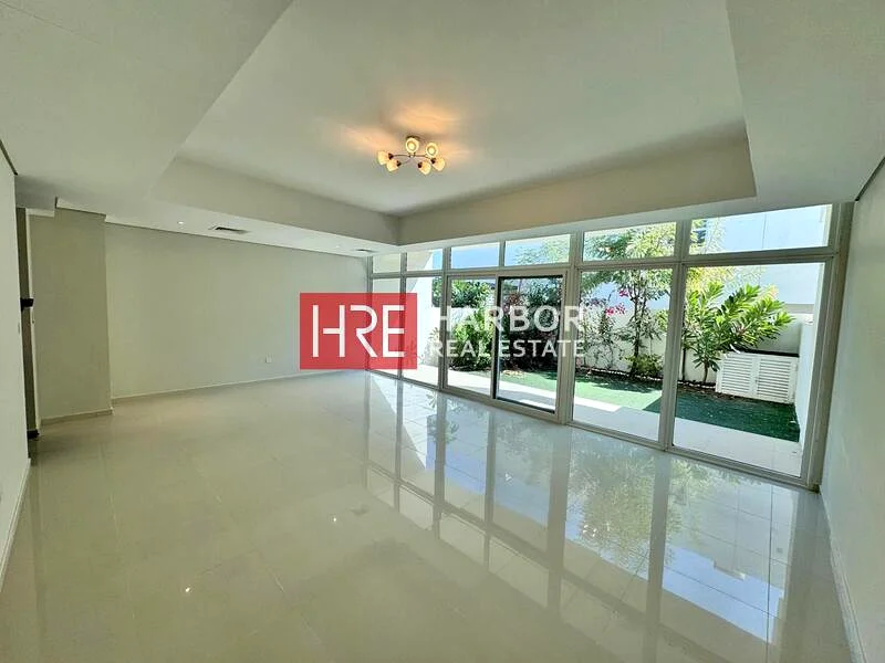Ready to move In | Single Row | Pool View64003719225859110