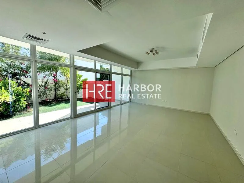 Ready to move In | Single Row | Pool View64003719225859111