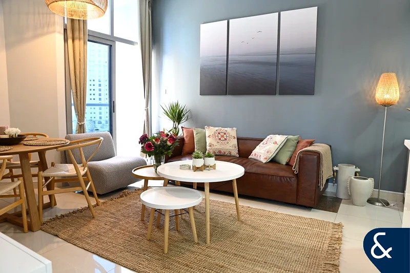 2 Beds | Furnished | Upgraded | Pool View64039043403522113