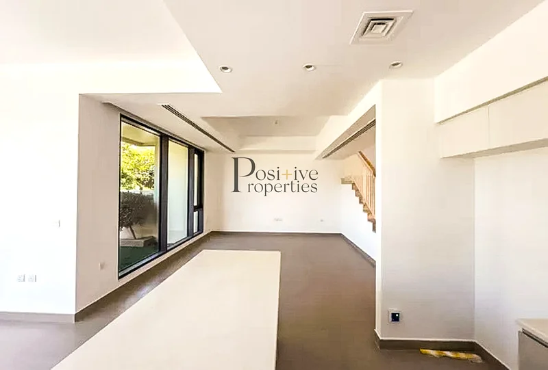 Single row on the green belt | Near the Pool | Vacant |3E63755028680578113