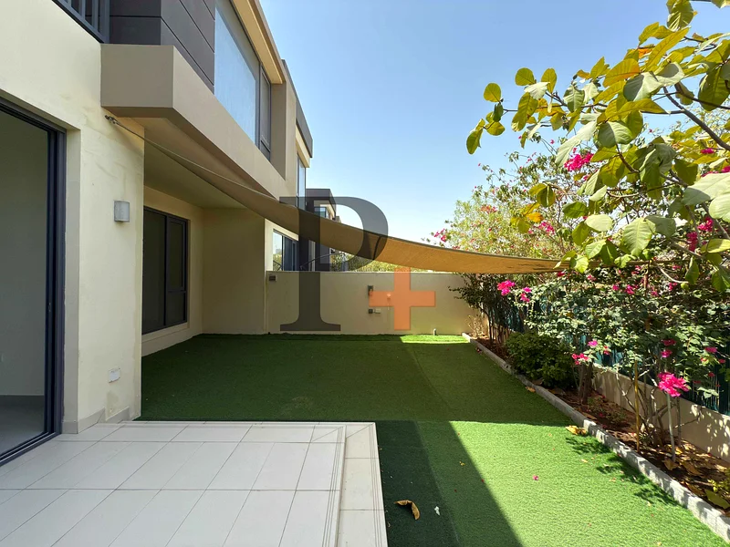 Single row on the green belt | Near the Pool | Vacant |3E63755028680578111