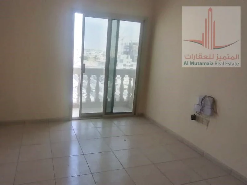 شقة بغرفة نوم واحدة مع صالة وحمامين في منطقة الحميدية مقابل المحكمة، موقع ممتاز جدًا63709679699458111