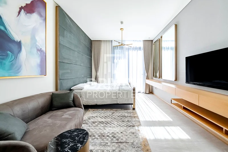 Fully Furnished | Great Layout | Amazing Pool View63779400962178112