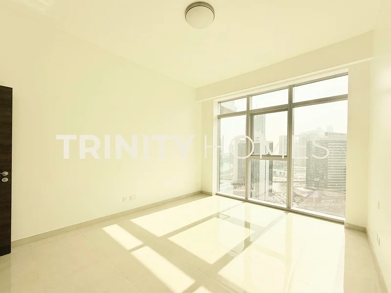 Multiple Cheques | Modern Lifestyle | Skyline view63771015660034113