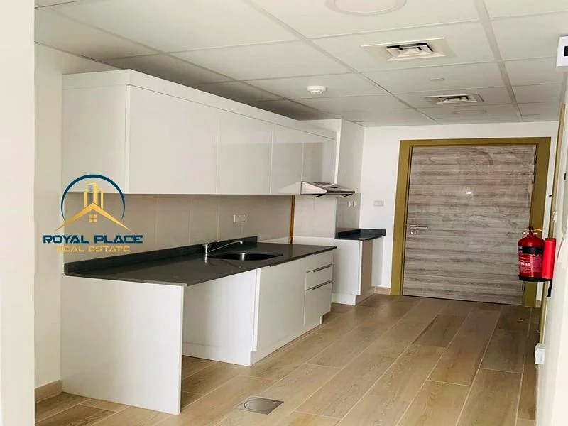 Stylish Studio | Excellent Location | Vacant63781719176194113