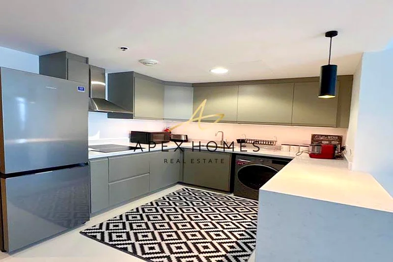 Elegant 1BR | Fully Upgraded | Marina Views64036843843073112