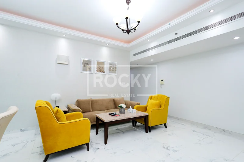 | Exclusive | Bright and Spacious Layout |63775322149505113